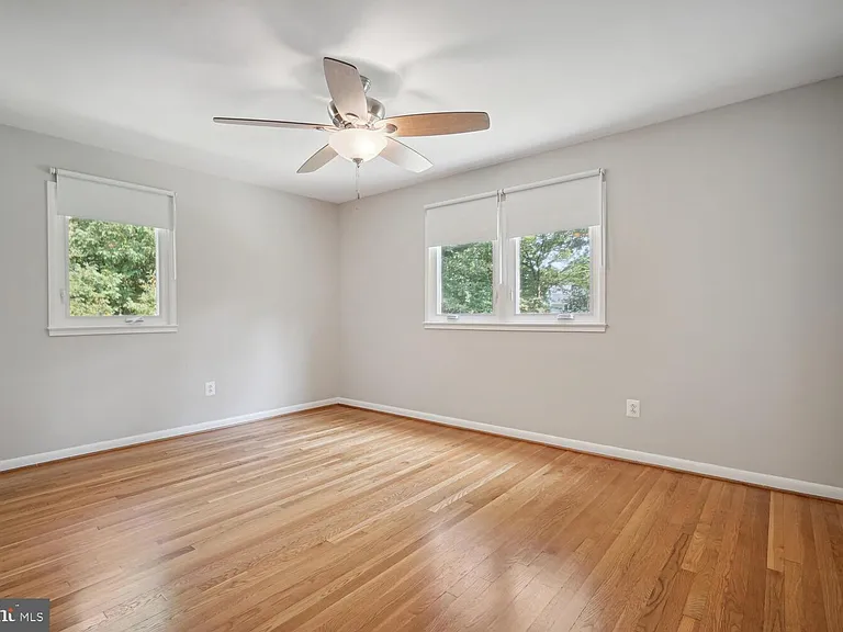 1633 Warner Ave — Photo 10