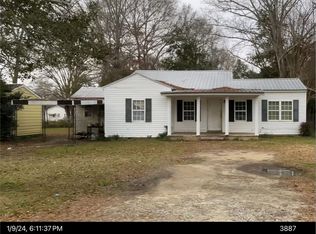 125 E Peter St, Cochran, GA 31014