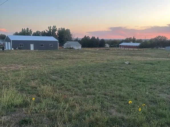 1305 E 28th Ave, Torrington, WY 82240