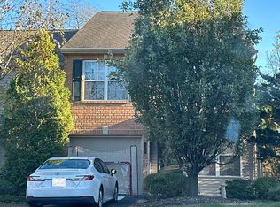 1240 Cross Creek Dr, Mechanicsburg, PA 17050