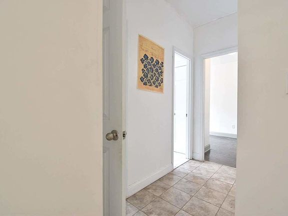 4th image of 221 E Broadway #10A