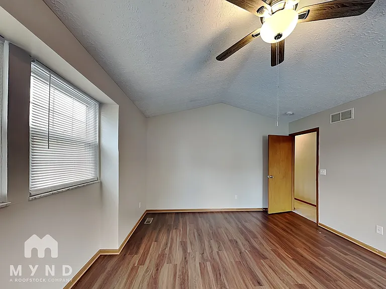 801 Ashford Glen Dr — Photo 7