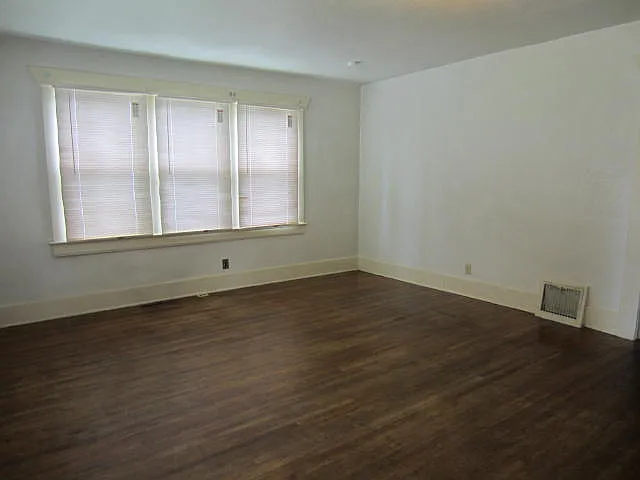 1060 S. Jefferson - 3BR House Just 5 Blocks from MSU!! — Photo 4