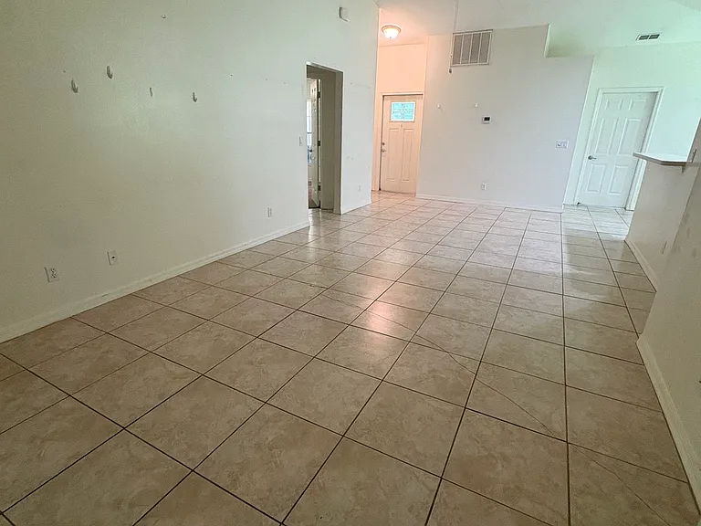 8905 Marina Ave — Photo 6