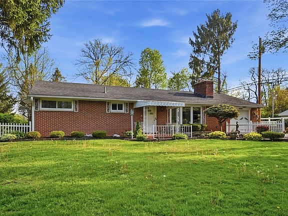 3rd image of 4258 Lyndell Dr