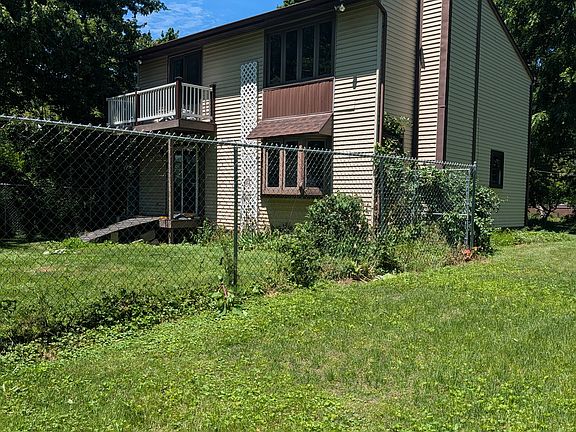 3rd image of 6000 W Lake Rd