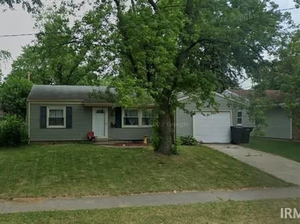 1845 Renfrew Dr, South Bend, IN 46614