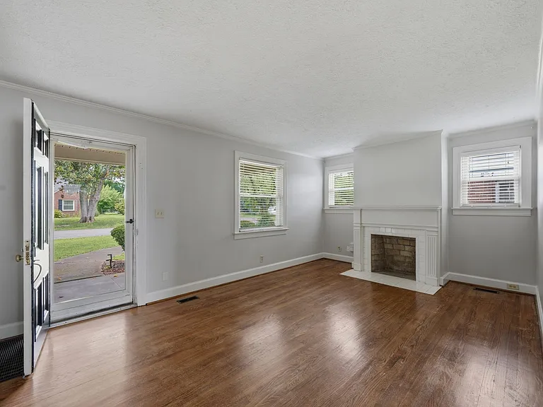 245 Thuss Ave — Photo 8