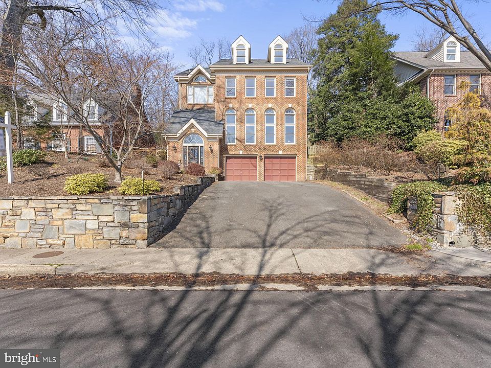 1st image of 207 W Glendale Ave