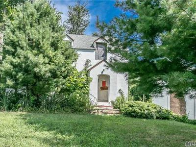 100 Grandview Ave, Great Neck, NY, 11020