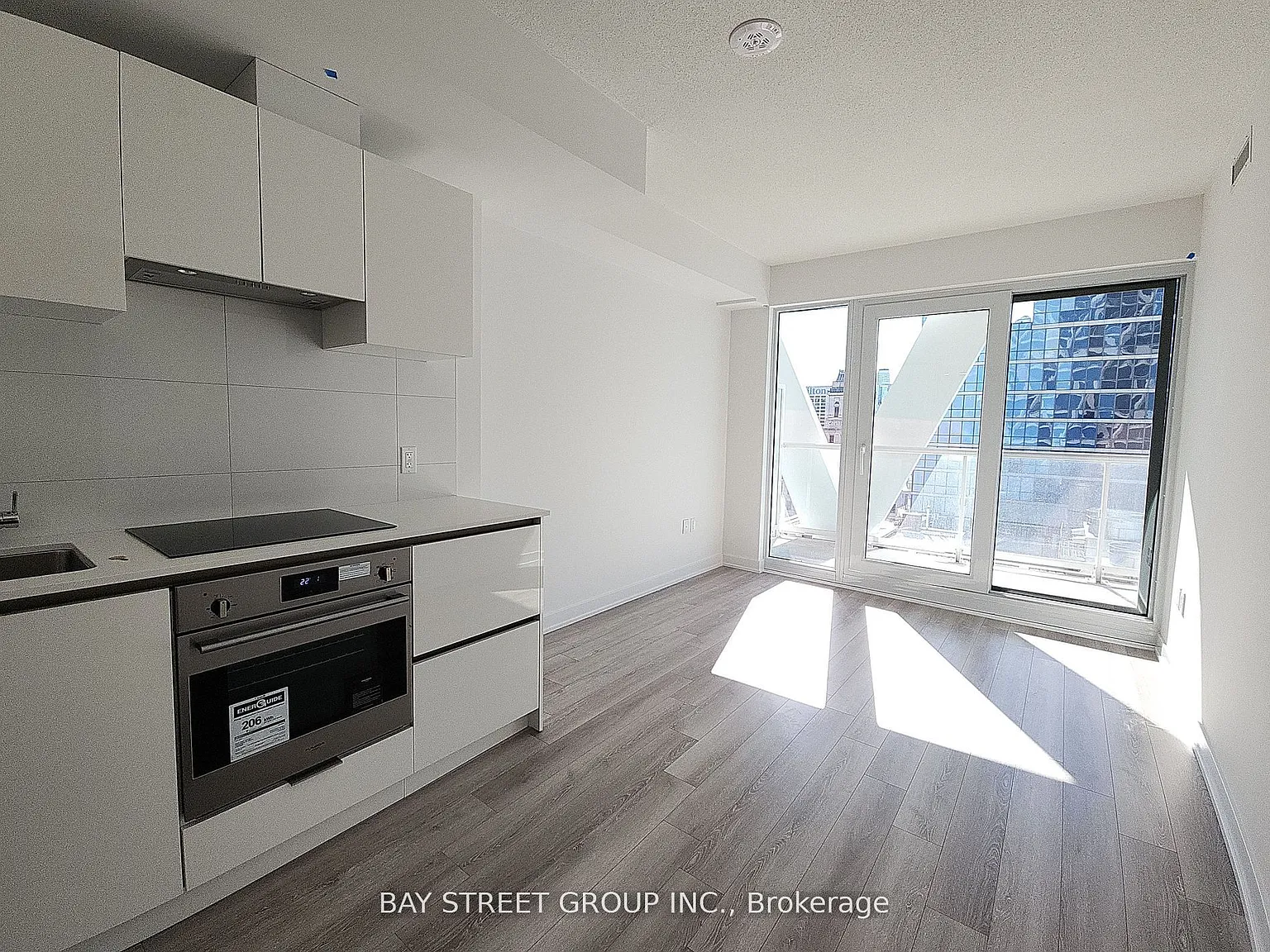 2 bed, $2,350 — Photo 4