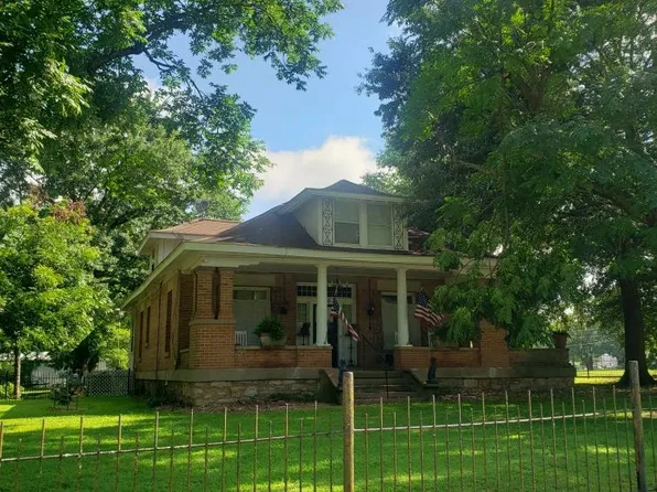 126 W Main, Lockesburg, AR 71846