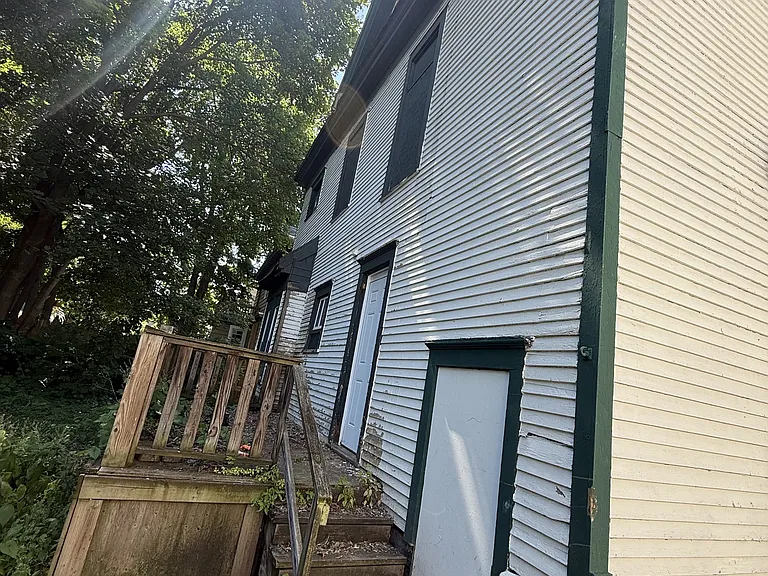 207 McLennan Ave #2 — Photo 6