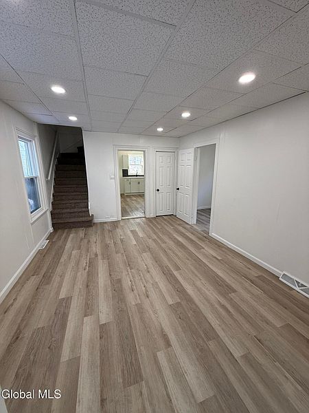 5th image of 231 4th Avenue