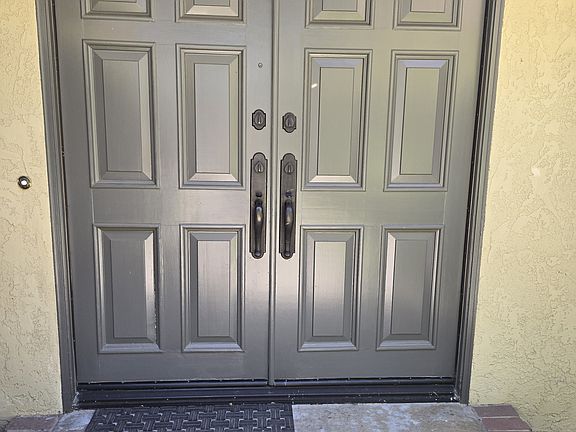 3rd image of 2555 W Bluff Ave Unit 143
