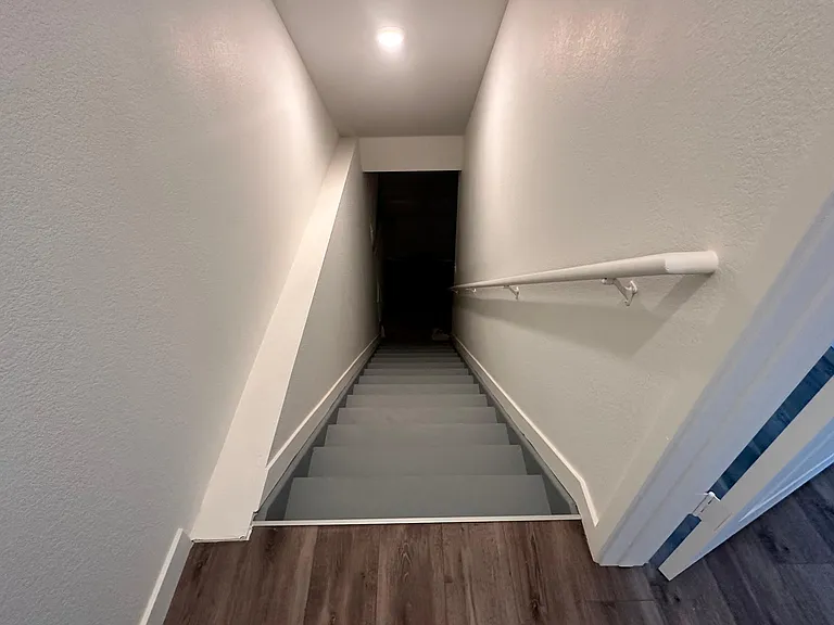 9011 Winding Glen Ln — Photo 32