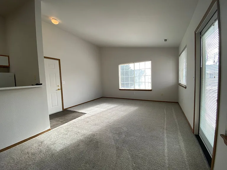 145 N 18th E #G27 — Photo 9