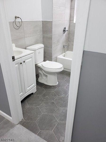 2nd image of 482 N 12th St Floor 2