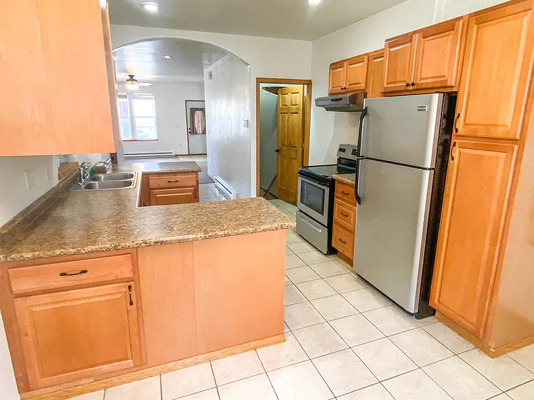 1301 E 2nd St #2 — Photo 11