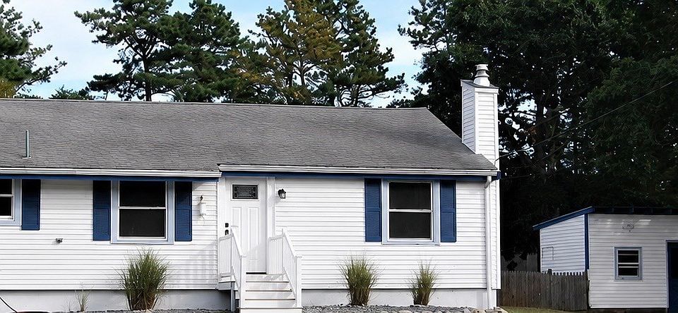 1st image of 111 Wareham Lake Shore Dr