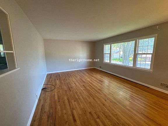 3rd image of 4460 Shady Lane Cir