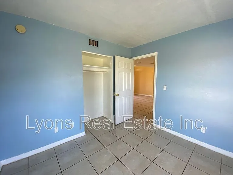 3323 Canal St #A — Photo 8