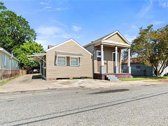 2nd image of 142 Brooklyn Ave
