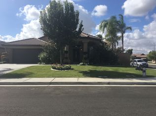 5101 Au Chocolat Dr, Bakersfield, CA 93311