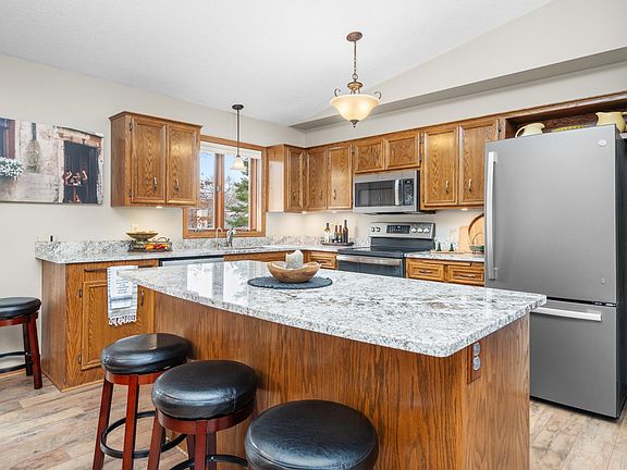 5th image of 2043 W Highview Dr