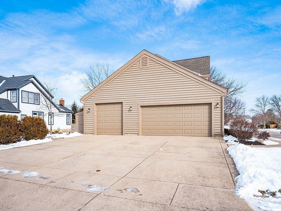 2nd image of 4797 Riverwood Dr
