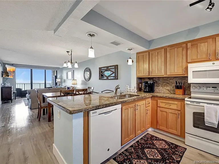 7380 S Ocean Dr #420 — Photo 11
