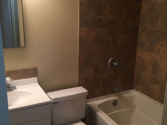 4th image of 502 E Grace St