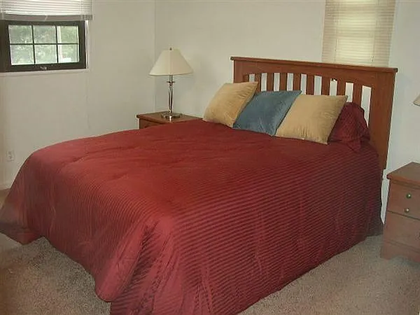 COLLEGE GROVE MARKETING PIC BED