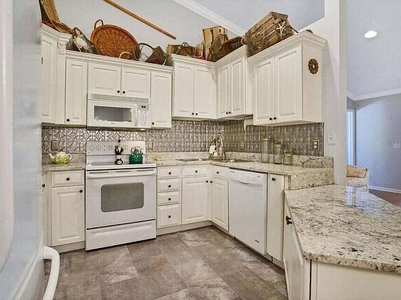 3rd image of 6520 Chasewood Dr