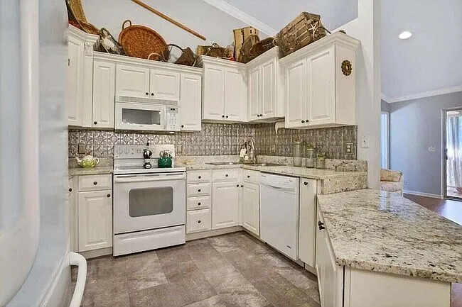 6520 Chasewood Dr #H — Photo 1
