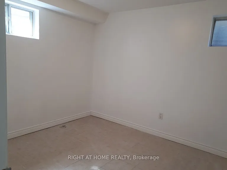 401 Mississauga Valley Blvd — Photo 4