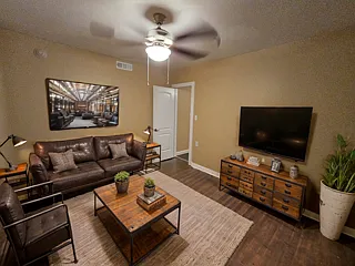 1 bed, $925 — Photo 2