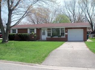 320 Pfitzer Dr, Bradley, IL 60915