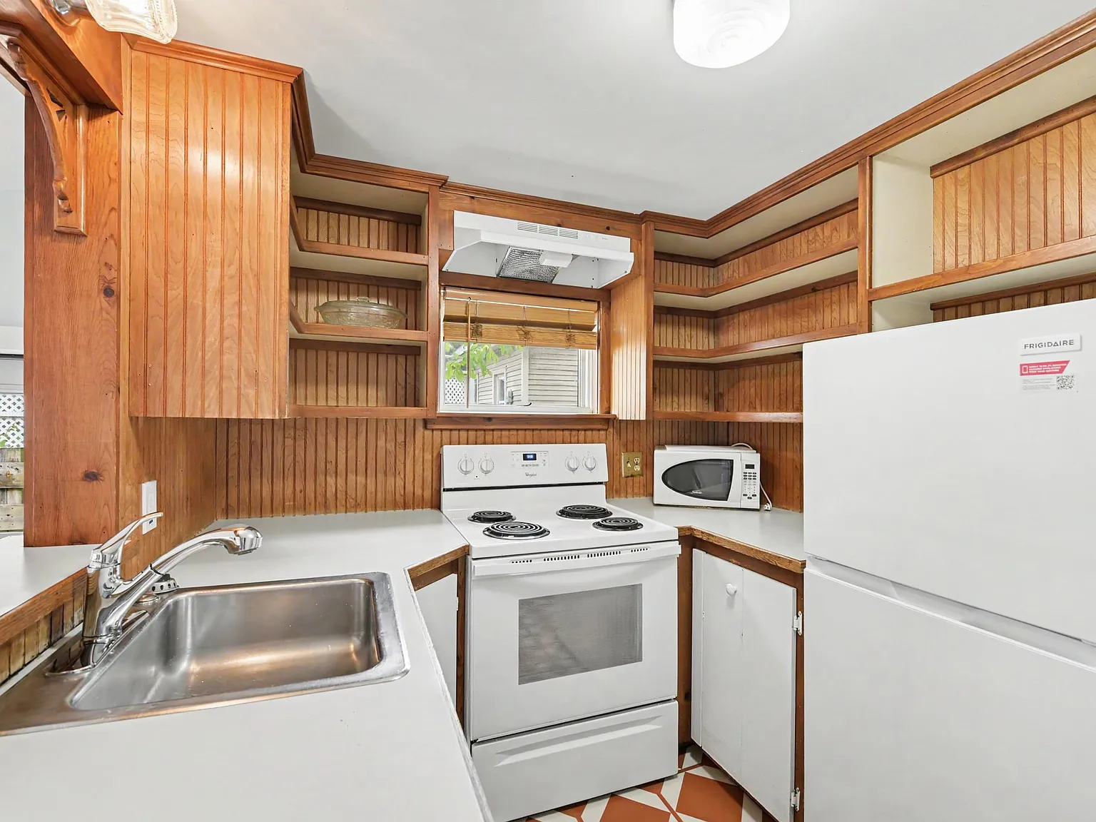 2 bed, 1030 sqft, $2,200 — Photo 3