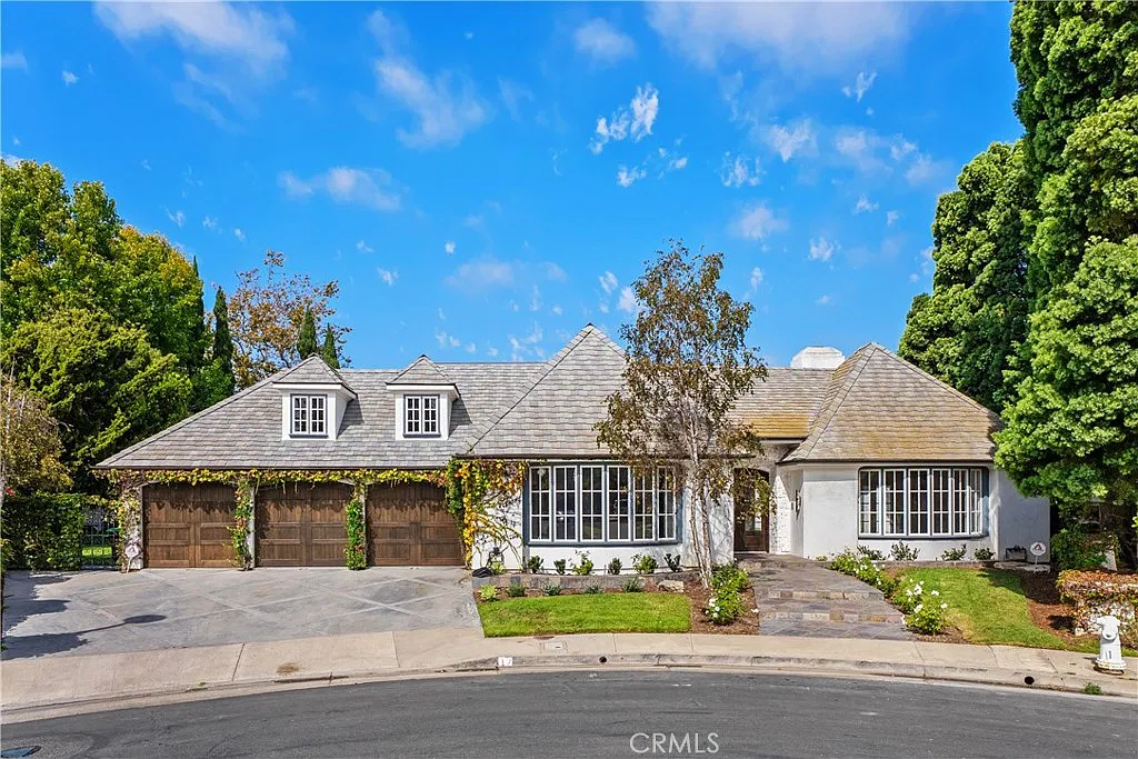 4 bed, 5.5 bath, 5069 sqft, $25,000 — Photo 1