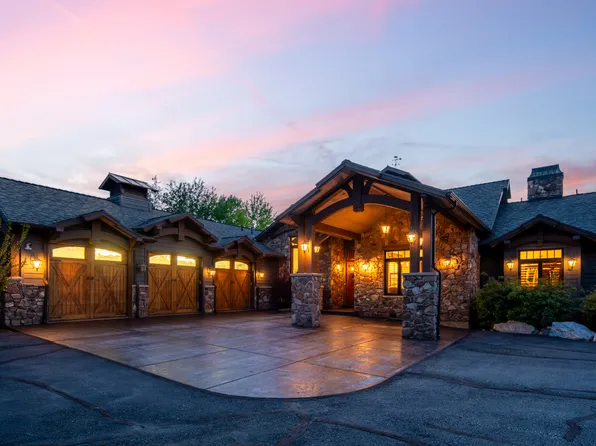1291 S Innsbruck Dr, Huntsville, UT 84317
