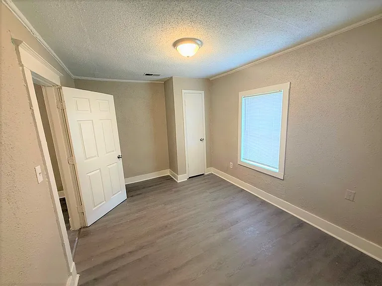 2673 Midland Ave — Photo 20