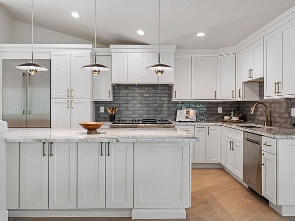 5th image of 2665 Juilliard St