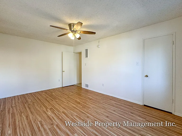 1755 Purdue Ave. — Photo 25