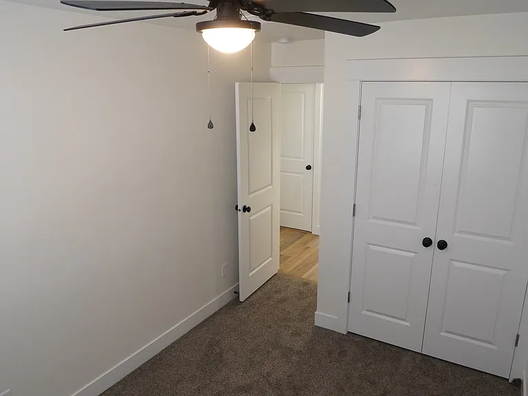 1570 S 150 W — Photo 16