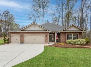 251 River Glen Dr, Jefferson, GA 30549