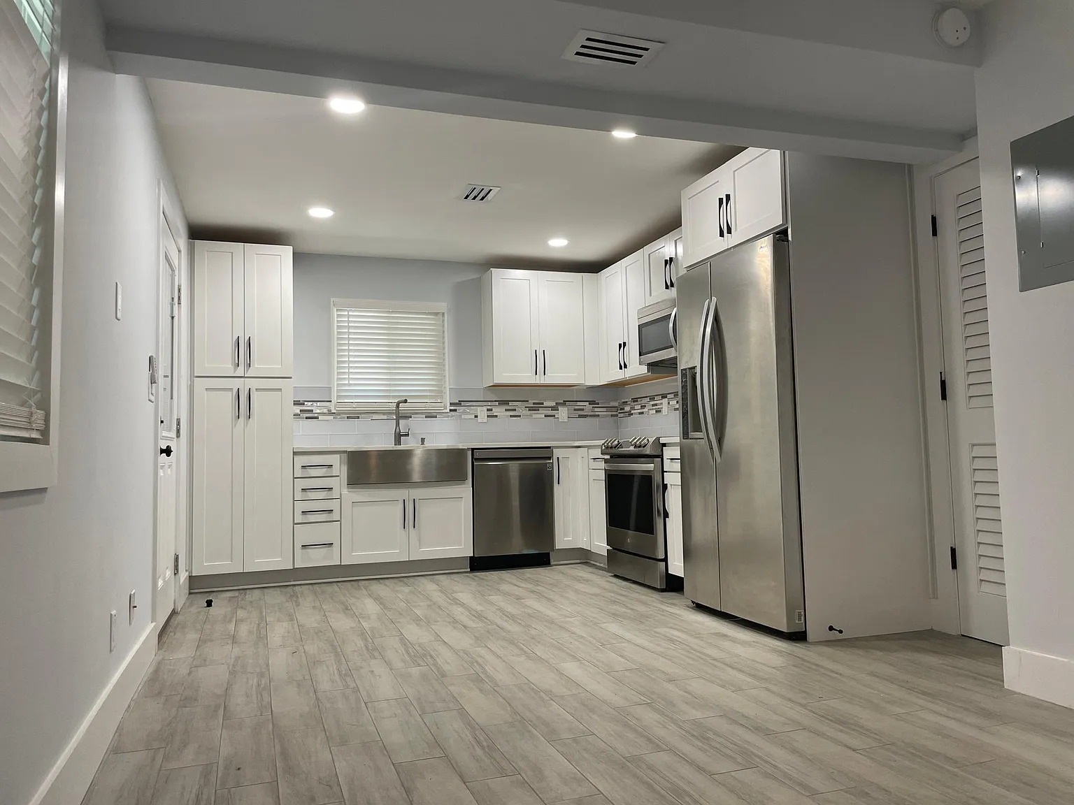 218 Seagate Ave — Photo 3