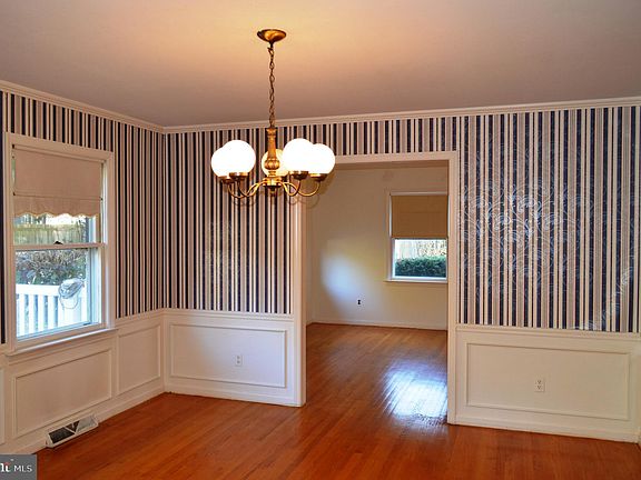5th image of 40 Carriage Ln