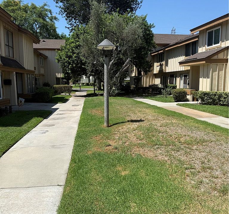 2nd image of 9614 Karmont Ave