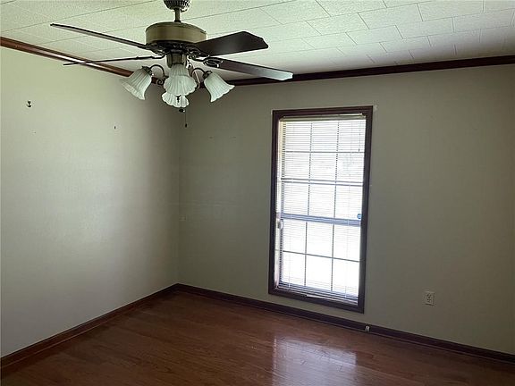 4th image of 452 Liberty Ln